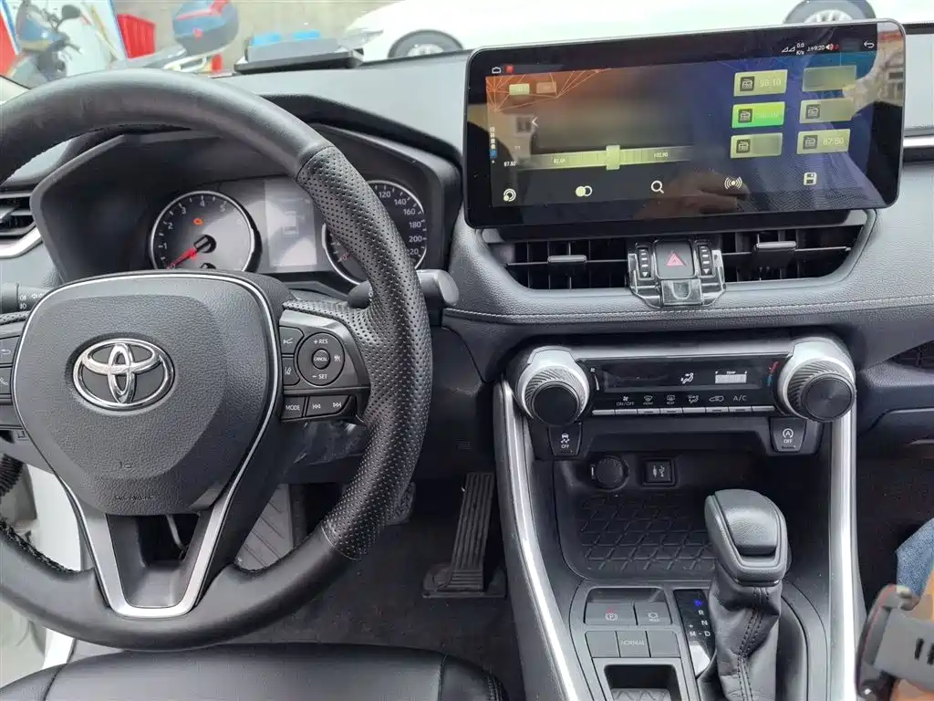 Toyota RAV4 Rongfang 2020 2.0L CVT 2WD Urban Edition фото 6