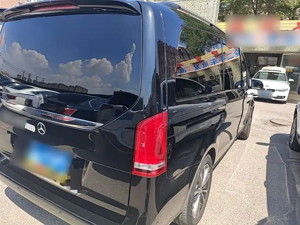 MERCEDES-BENZ V-CLASS