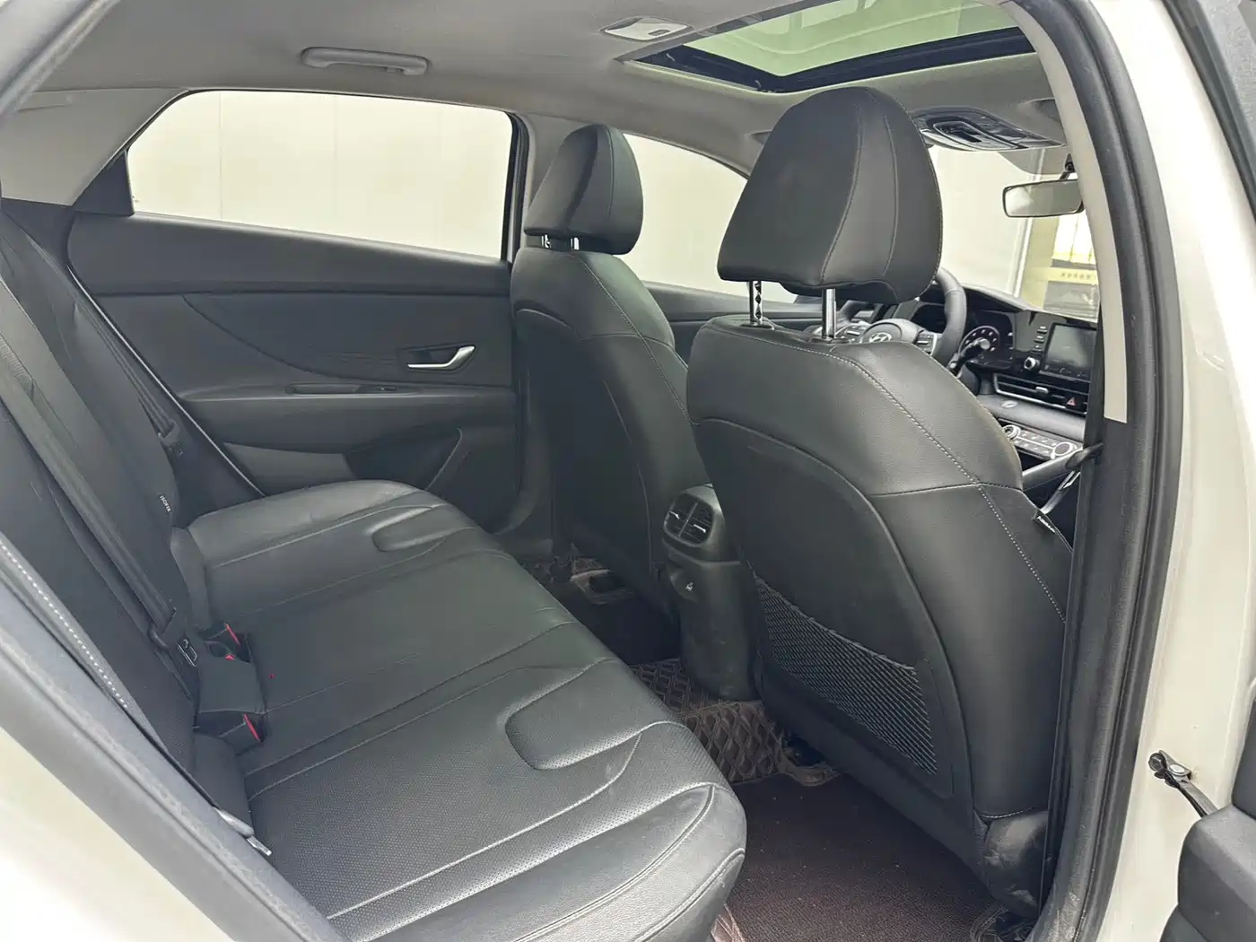 Hyundai Elantra 2023 1.5L CVT GLX Elite Edition фото 7