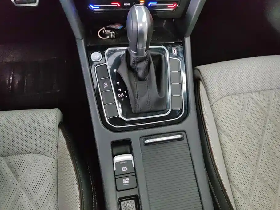 Volkswagen Magotan 2025 2025 Facelift Public Edition 330TSI DSG Luxury