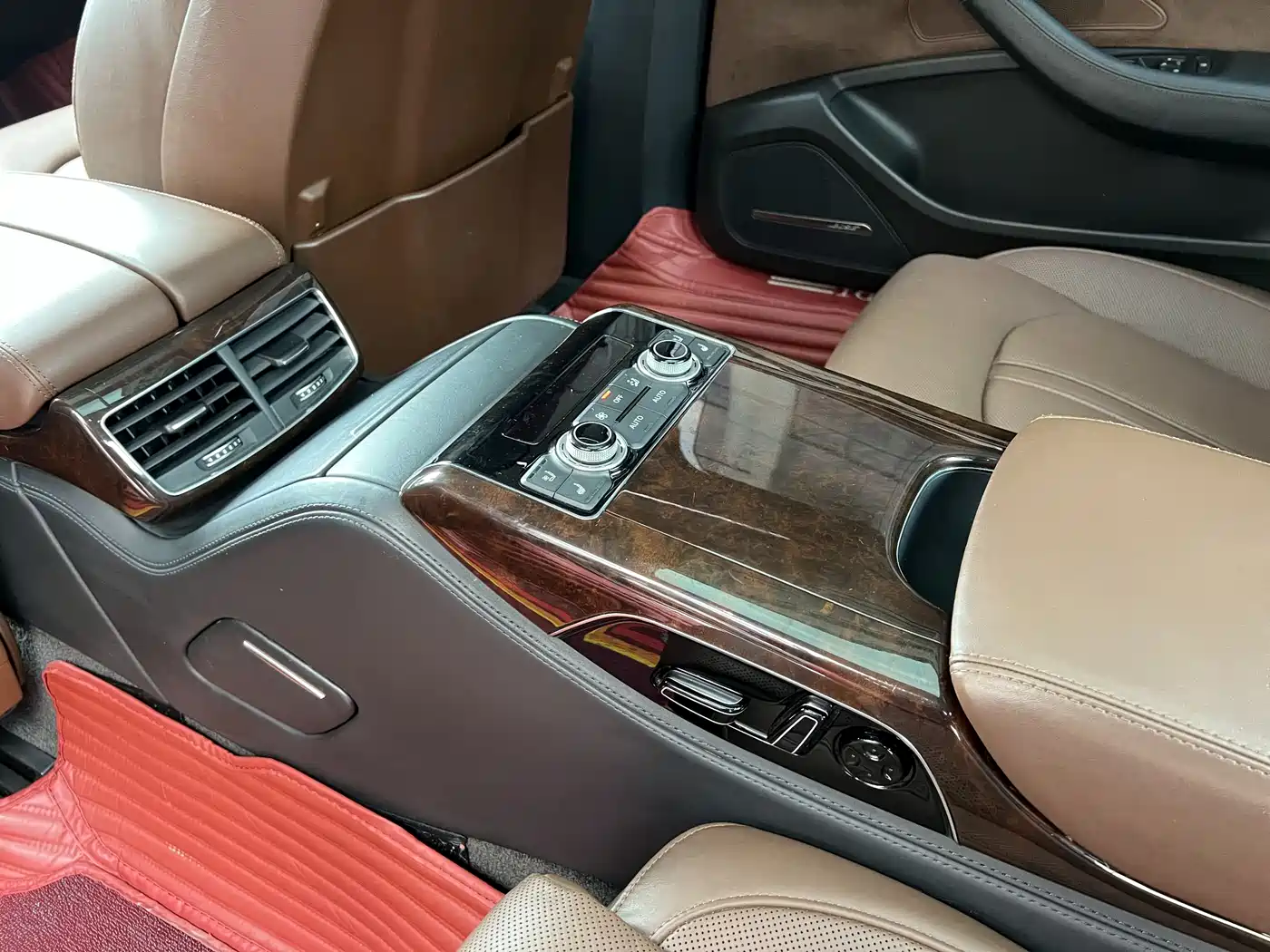 Audi A8 2014 A8L 45 TFSI quattro Luxury фото 8