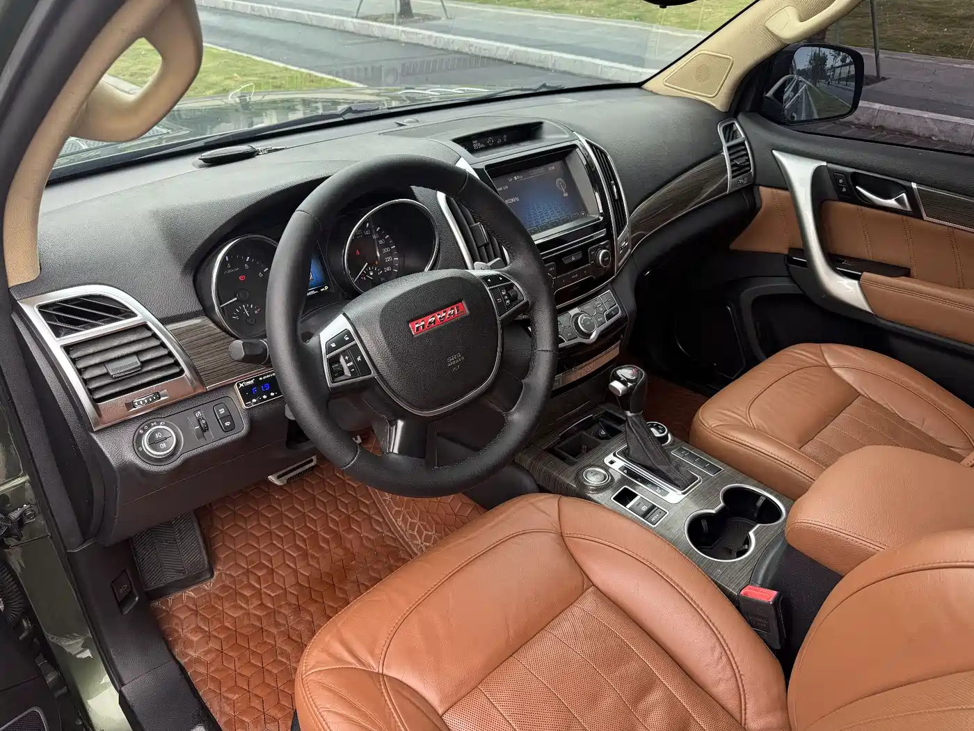 Haval H9 2015 2.0T 4WD Luxury 7-Seater фото 6