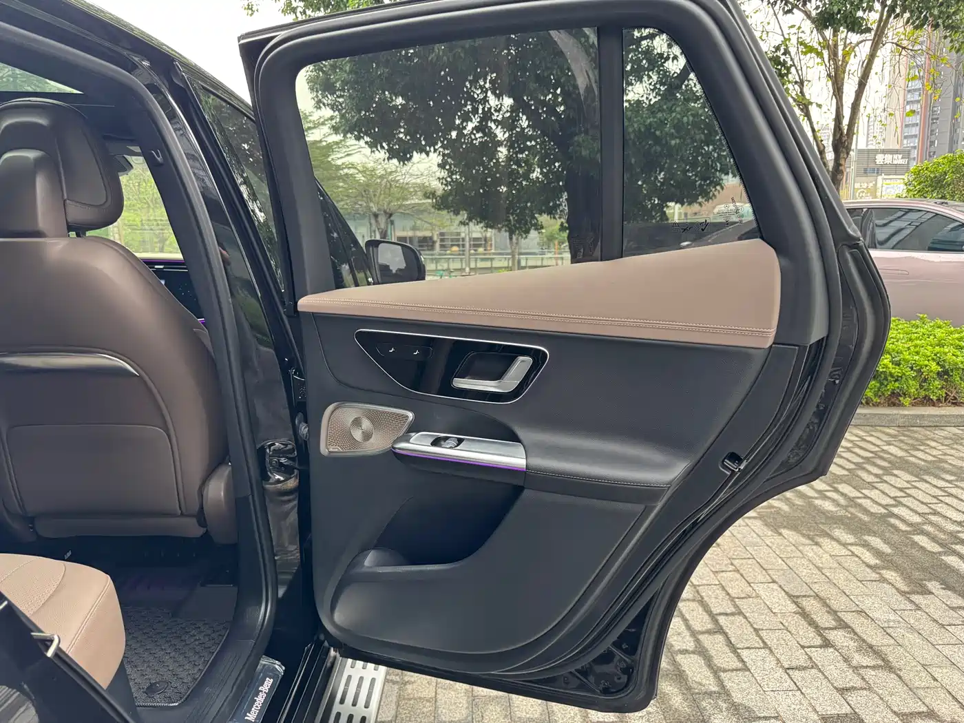 MERCEDES-BENZ EQE SUV