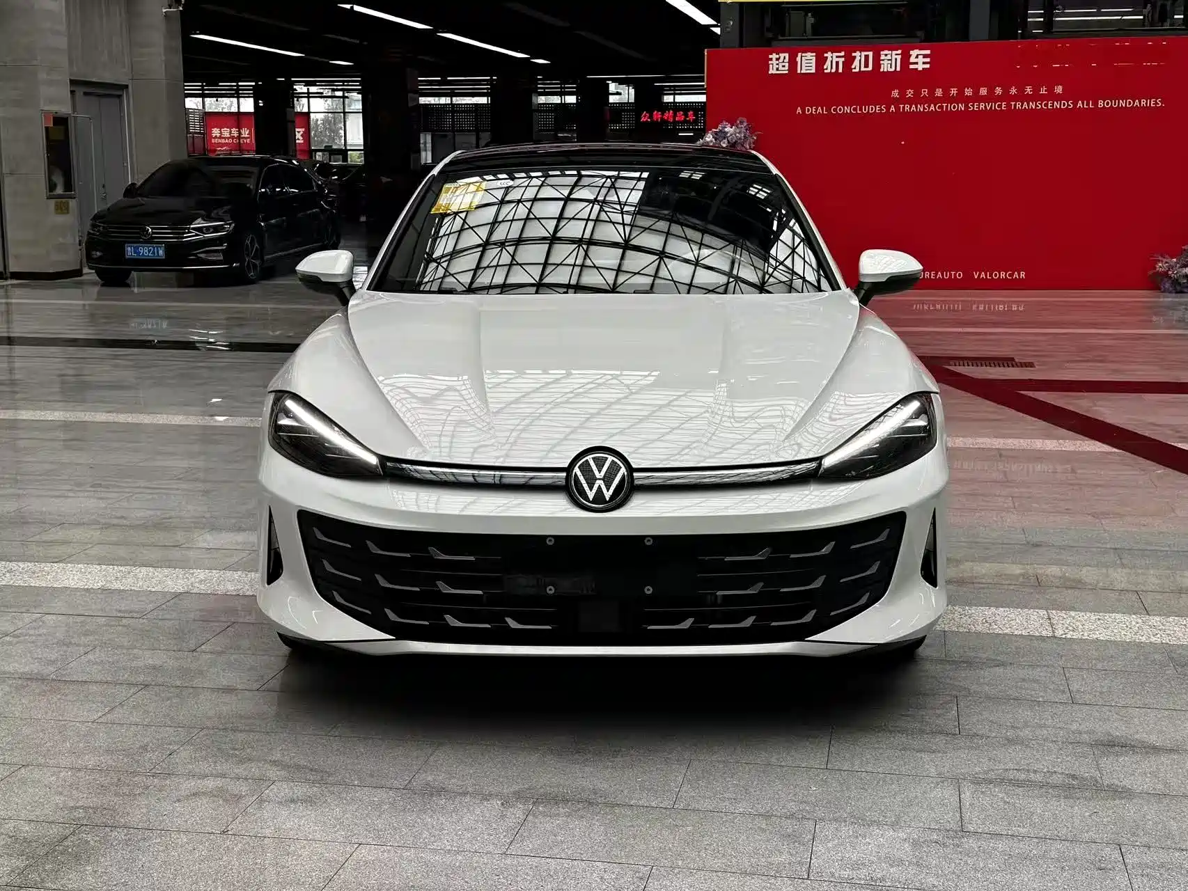 Фото 2 - Volkswagen Lamando