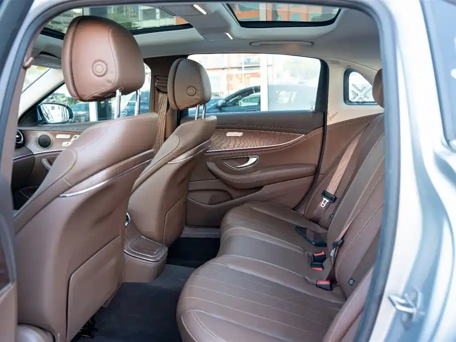 Mercedes-Benz E-Class 2023 E 300 L Fashion фото 14