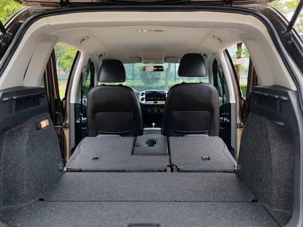 صورة 9 - Volkswagen Tiguan