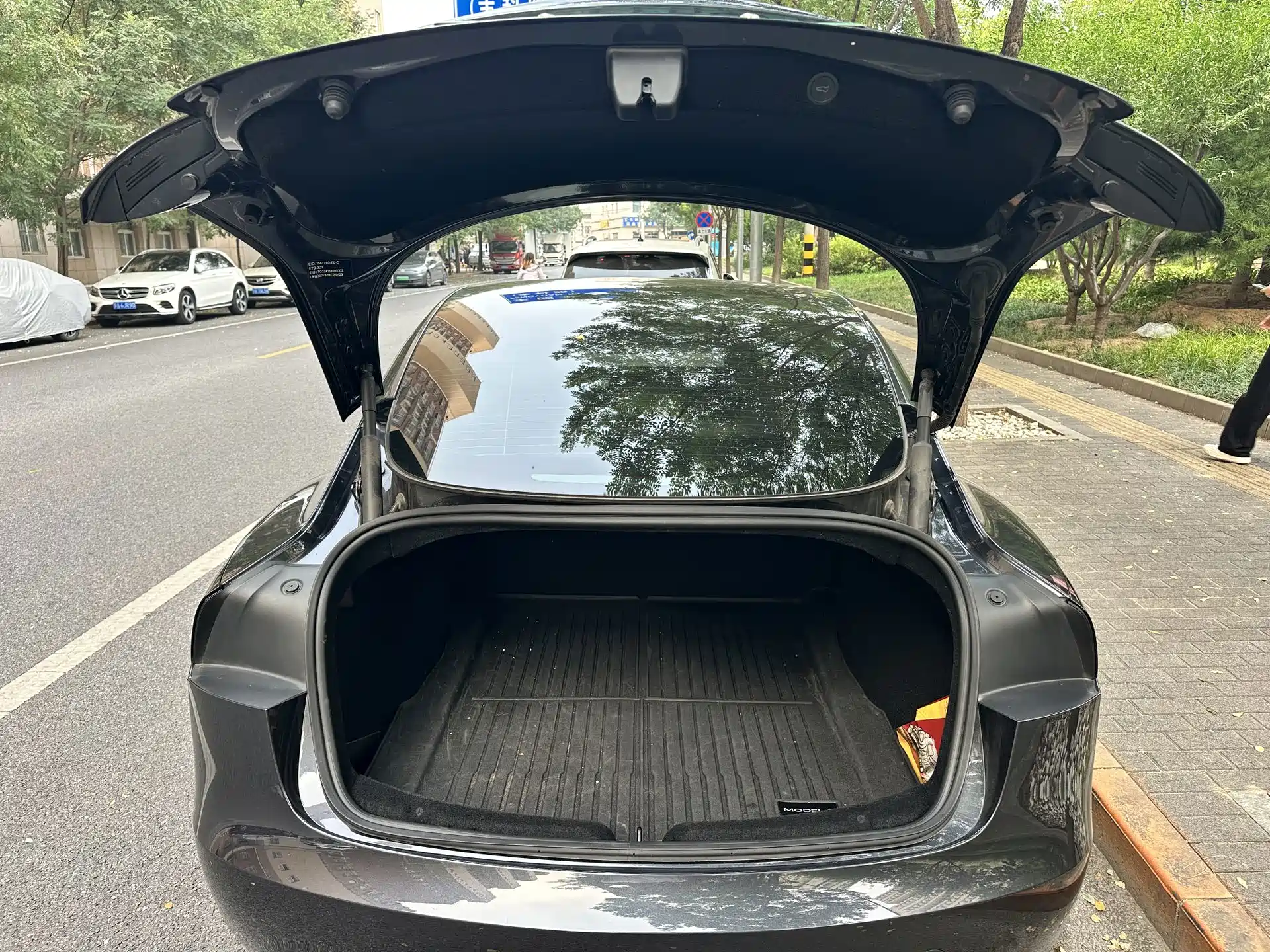 Фото 11 - Tesla Model 3