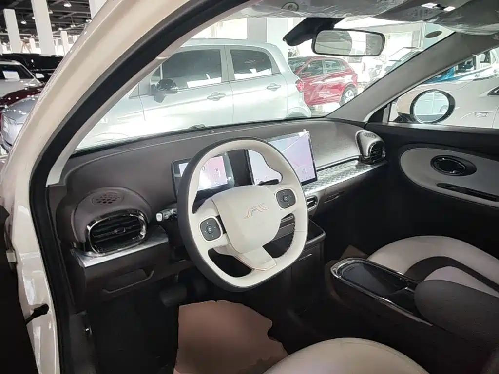 JAC Yiwei Yiwei 3 2026 2025 Model 330km Trend Joy Edition