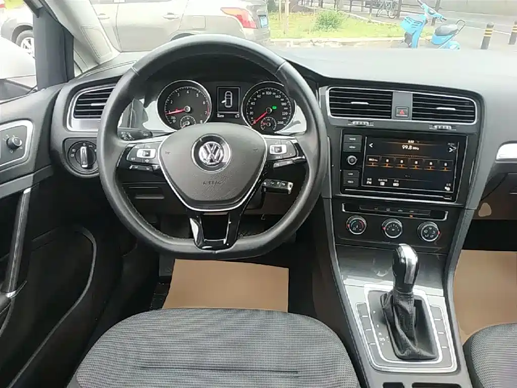 Volkswagen Golf 2019 1.6L Auto Comfort (China V) фото 11