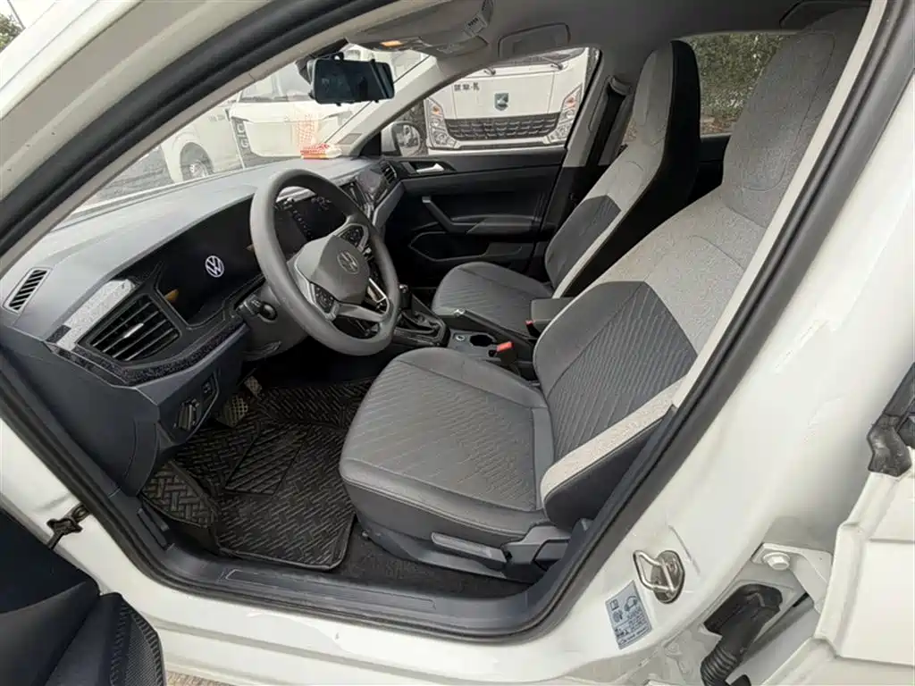 Volkswagen Lavida 2023 Xinrui 1.5L Auto Xinyi Edition фото 12