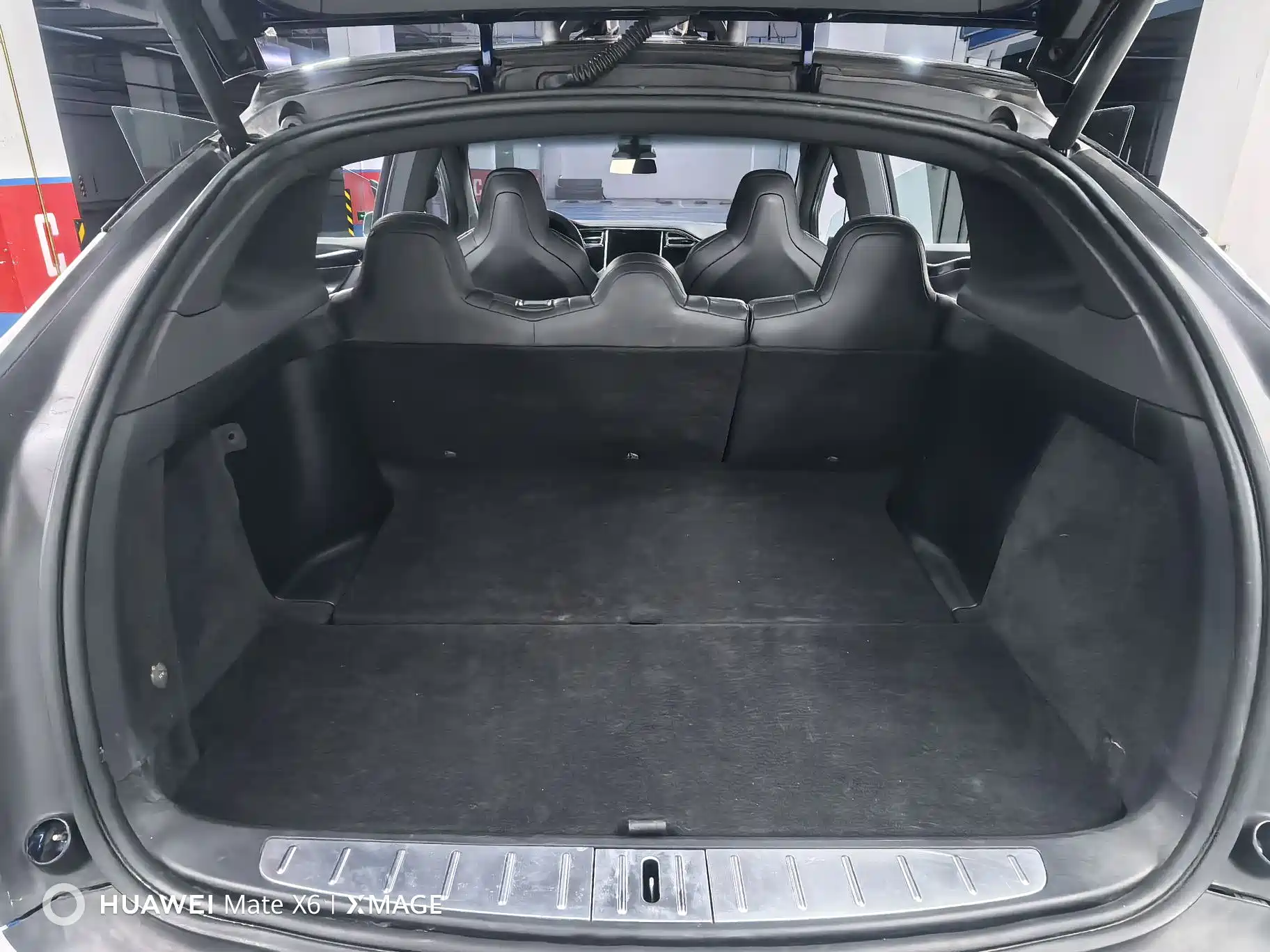 Фото 21 - Tesla Model X