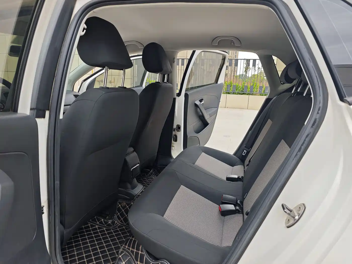 Volkswagen Polo 2018 1.5L Auto Safe Drive фото 9