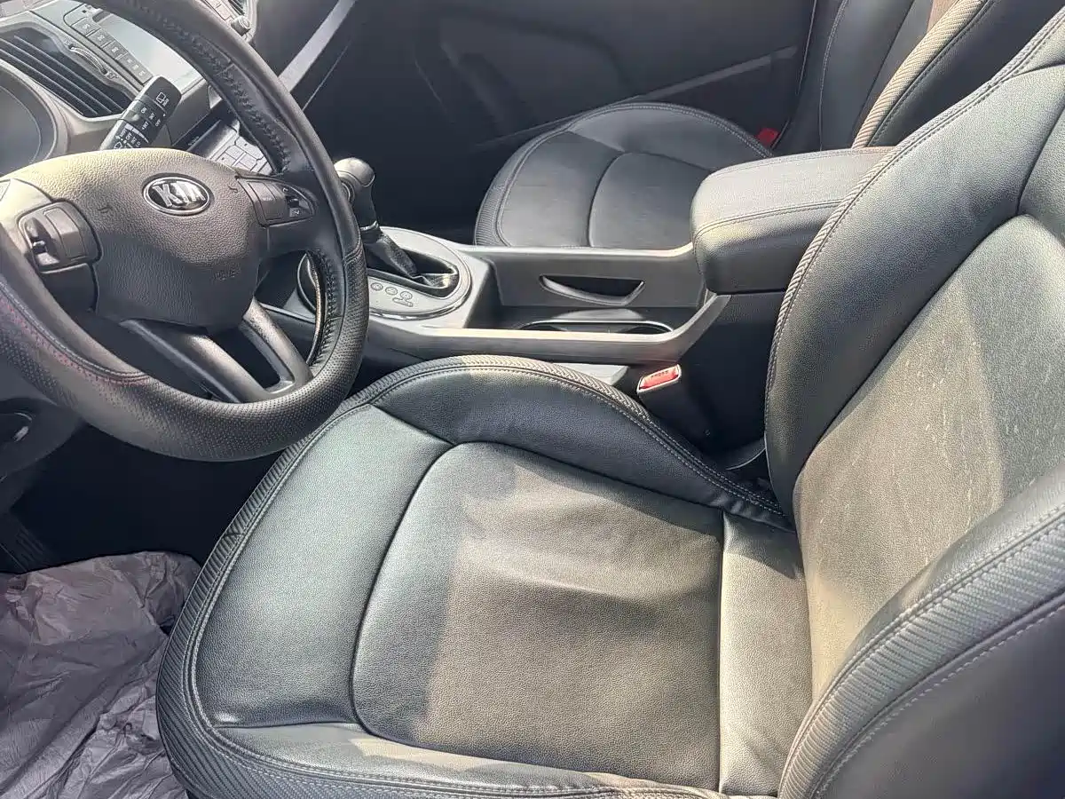 Kia Sportage 2015 2.0L Automatic 2WD GLS фото 8
