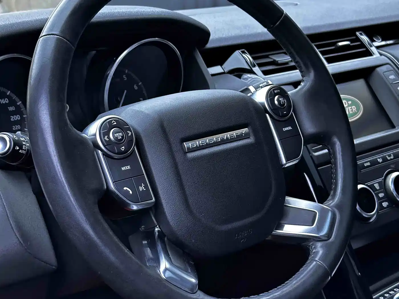 Land Rover Discovery 2017 3.0 SC V6 SE фото 5