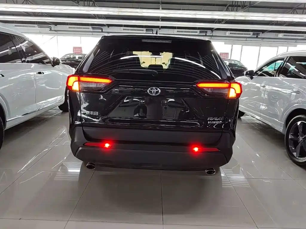 Photo 6 - Toyota RAV4 Rongfang