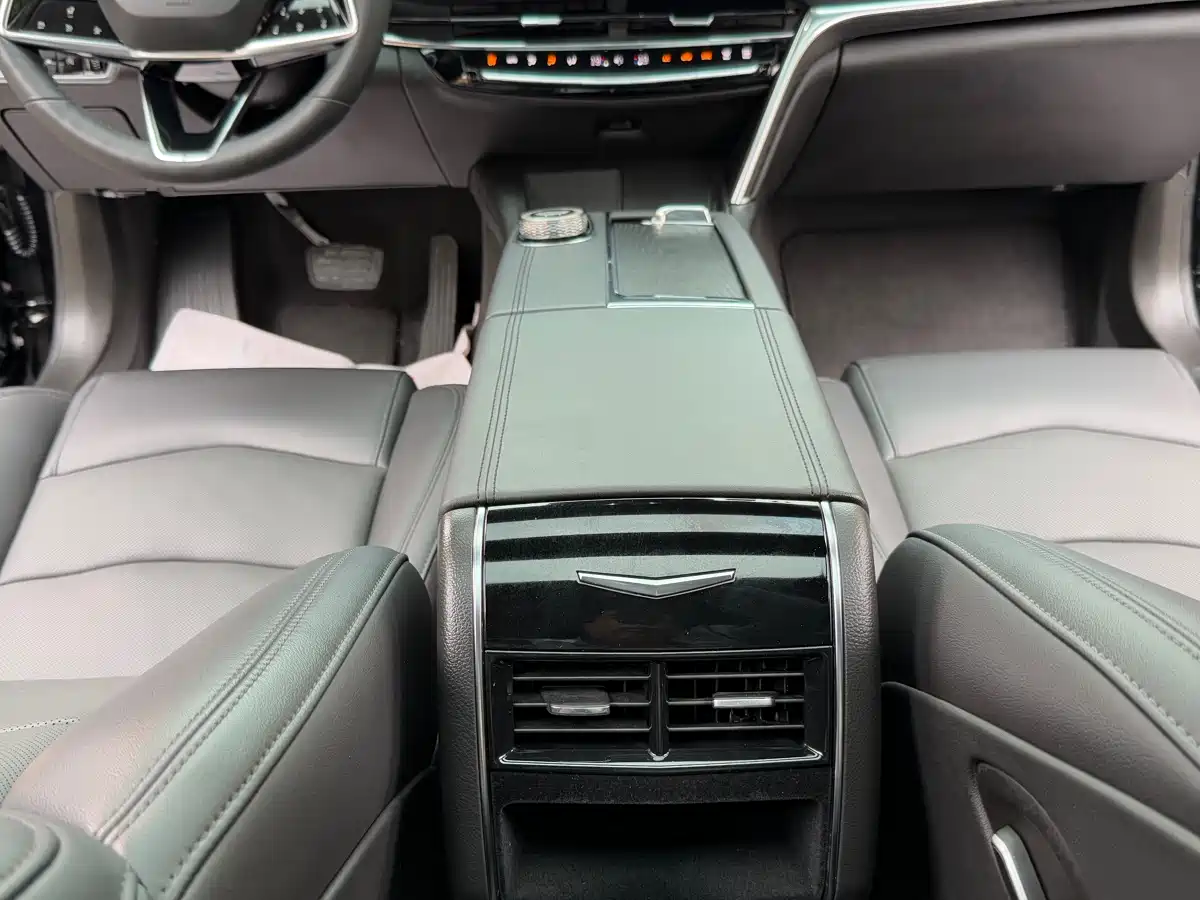 Cadillac CT6 2023 28T Luxury Edition фото 30