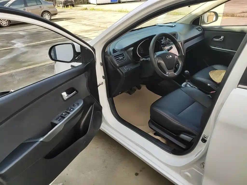 Kia K2 2015 Sedan 1.4L AT GLS фото 16