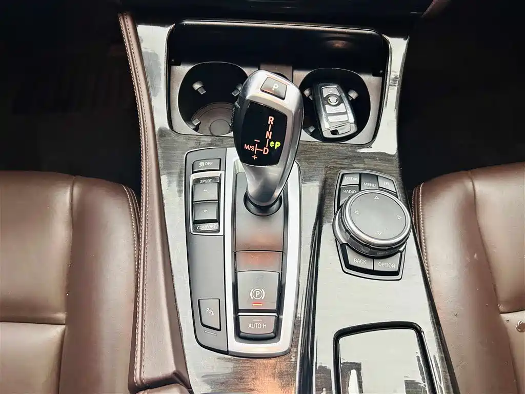 BMW 5 Series 2014 525Li Luxury Design Package фото 17