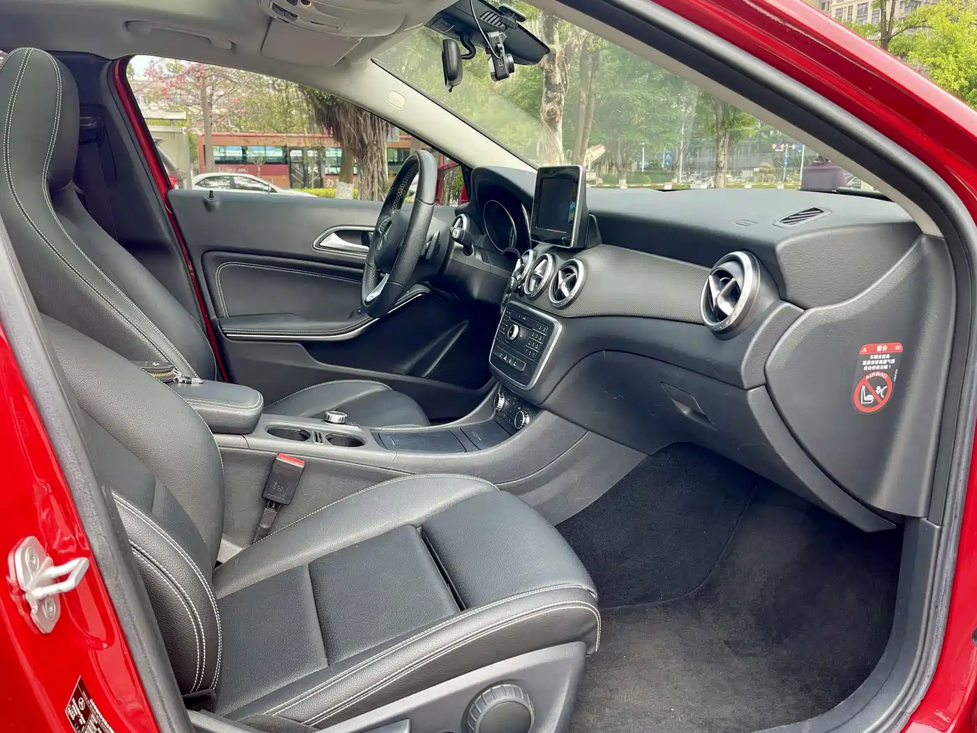 Mercedes-Benz GLA 2017 GLA 200 Dynamic фото 12