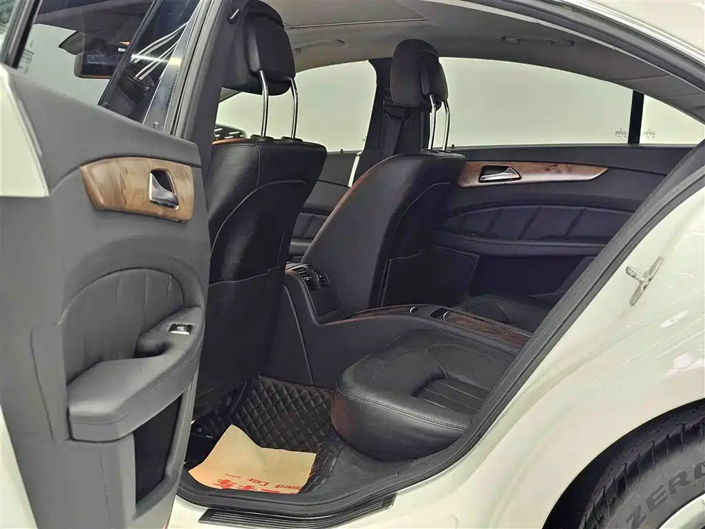 Mercedes-Benz CLS 2012 CLS 300 CGI фото 31