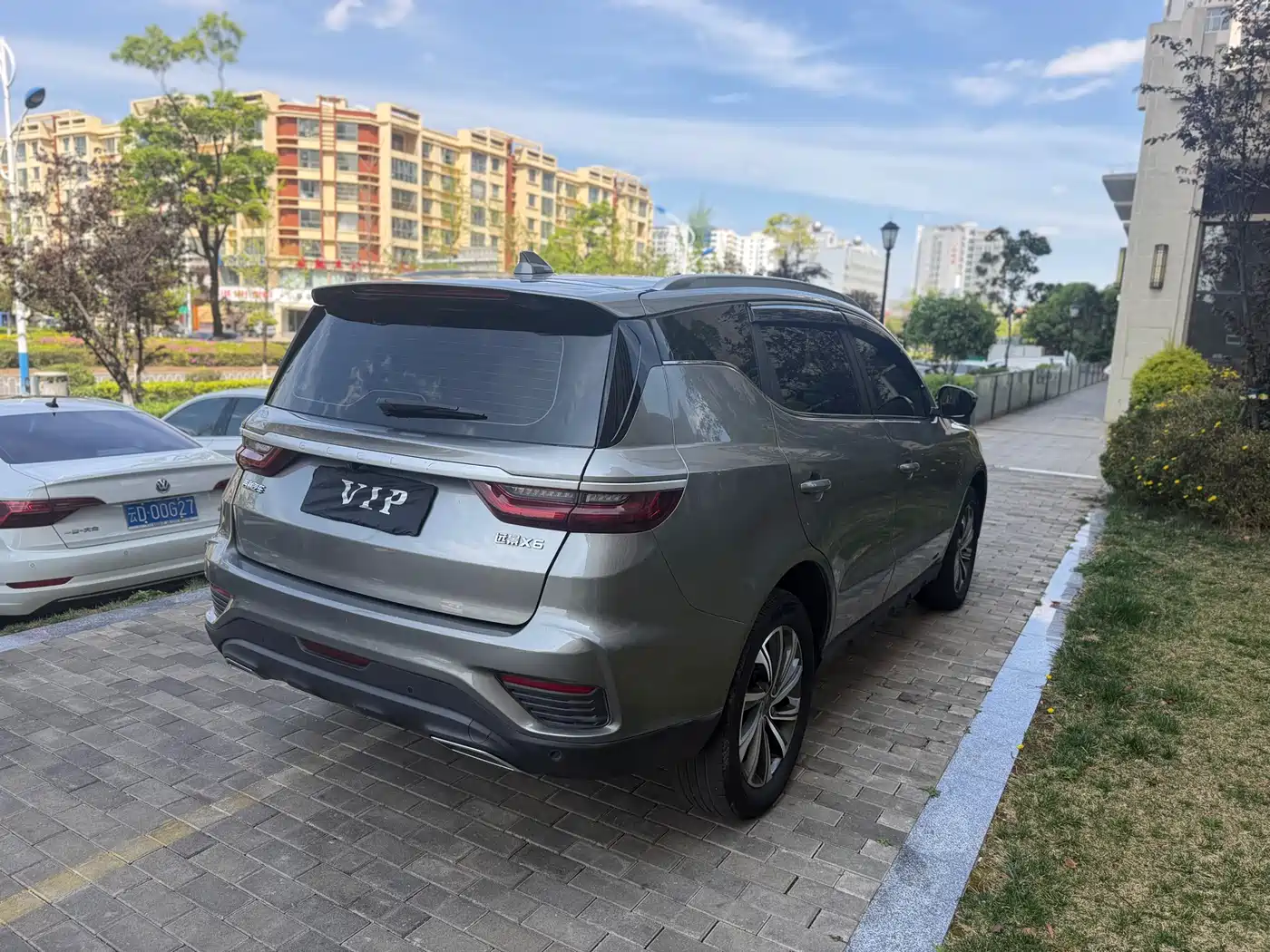GEELY AUTOMOBILE VISION X6