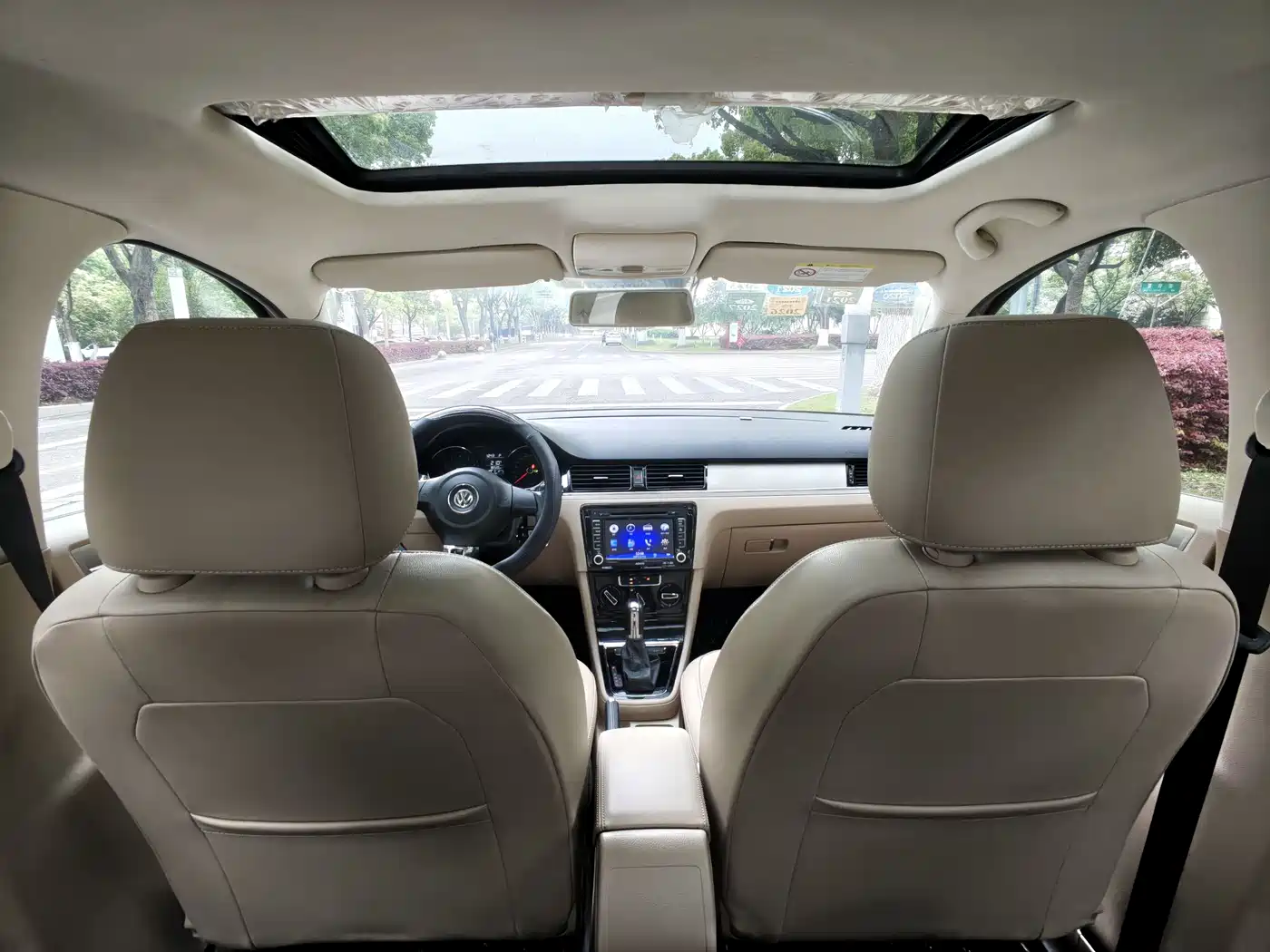 Volkswagen Bora 2014 1.6L Automatic Comfort Edition фото 17