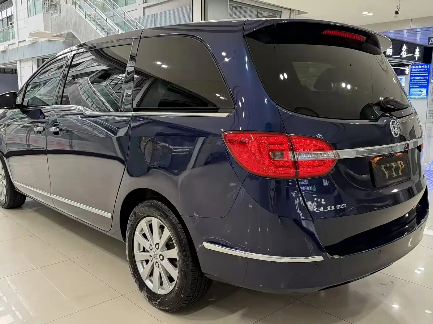 Buick GL8 2017 25S Premium Model China V фото 9