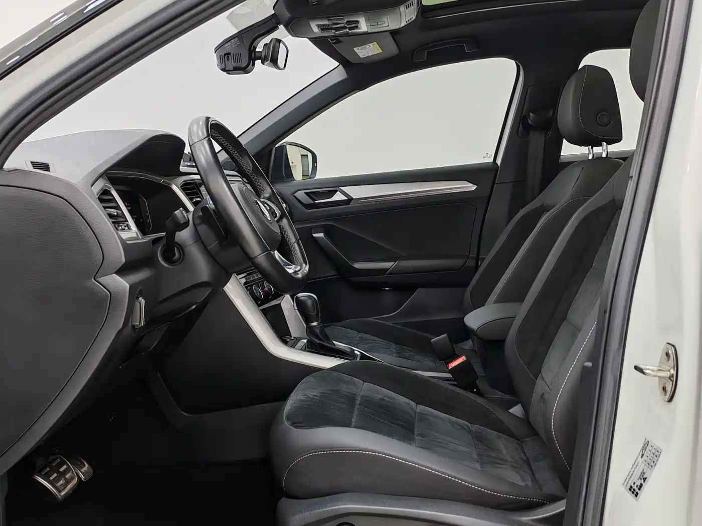 VOLKSWAGEN T ROC EXPLORING SONGS