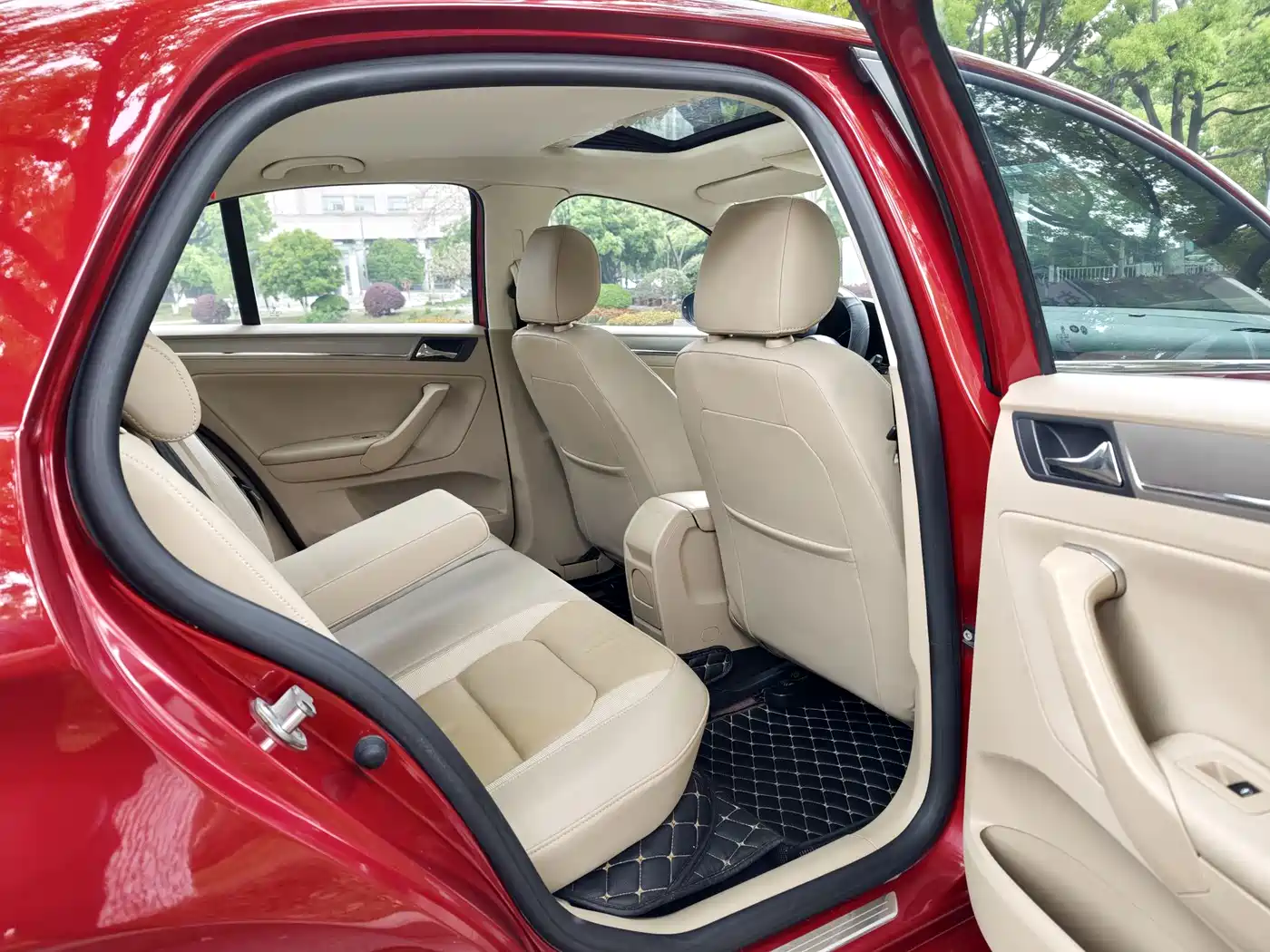 Volkswagen Bora 2014 1.6L Automatic Comfort Edition фото 18