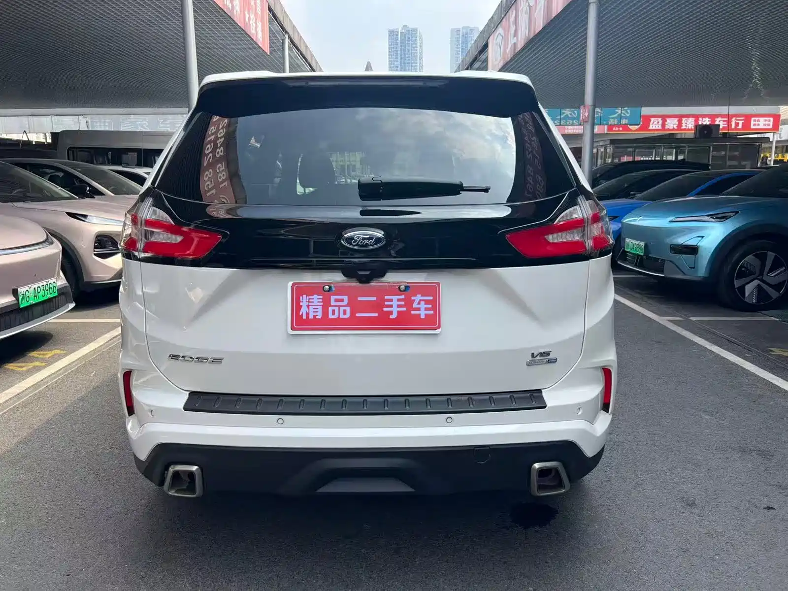 Фото 19 - Ford Edge