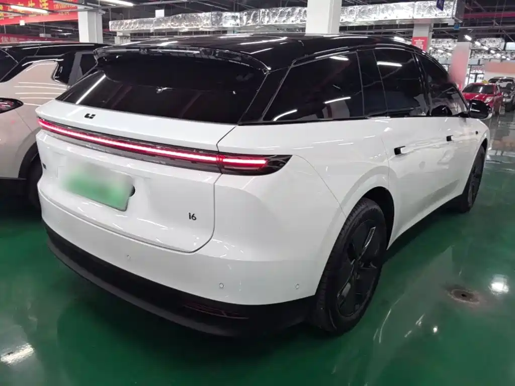 Фото 7 - Li Auto i6