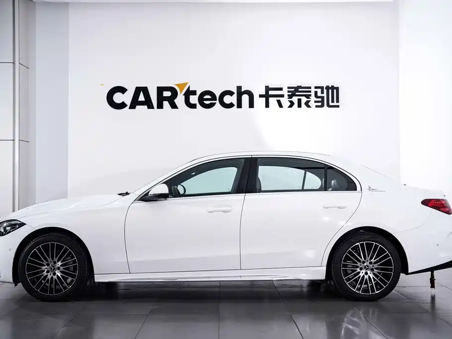 Фото 8 - Mercedes-Benz C-Class