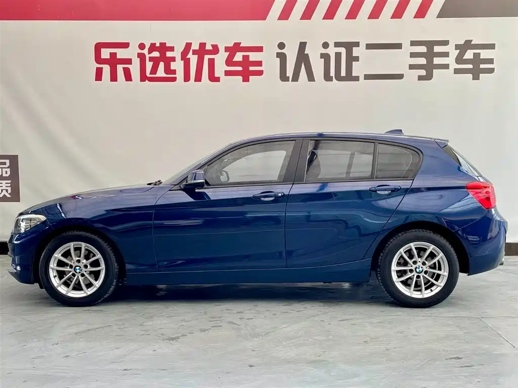 BMW 1 Series (Import) 2018 118i Leading фото 3