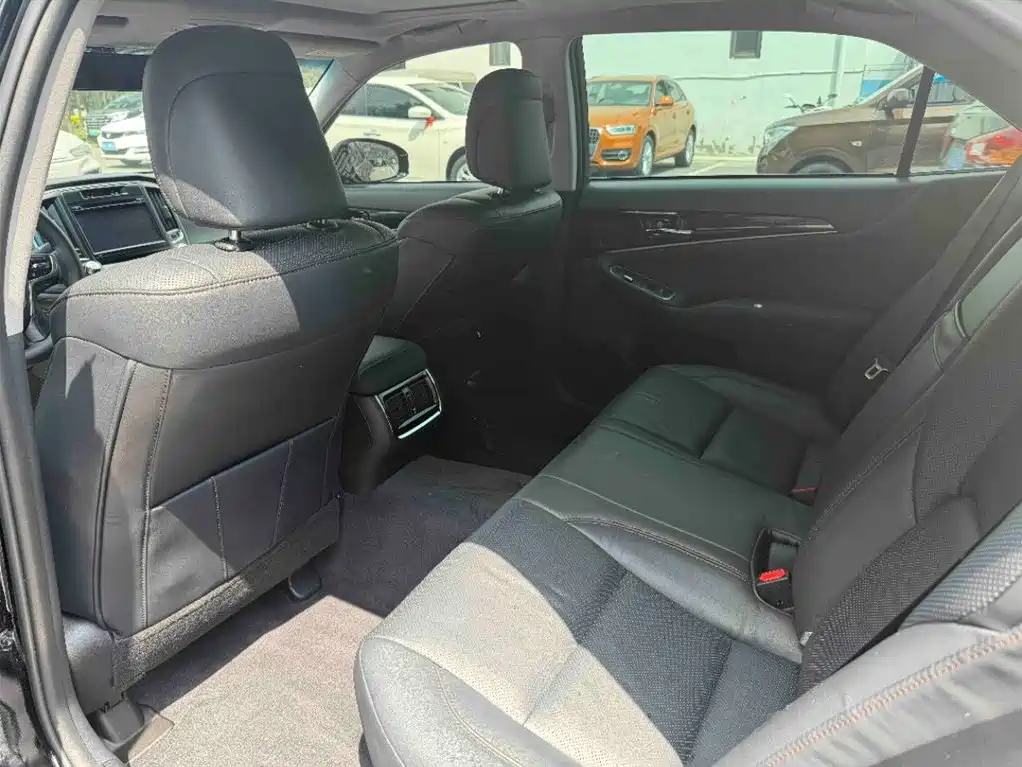 Toyota Crown 2015 2.0T Fashion фото 6