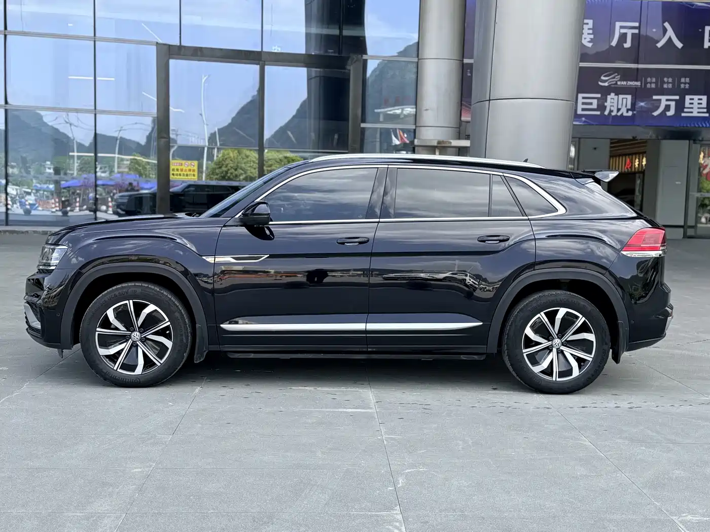Volkswagen Teramont 2020 Teramont X Facelift 330TSI 2WD Luxury фото 4