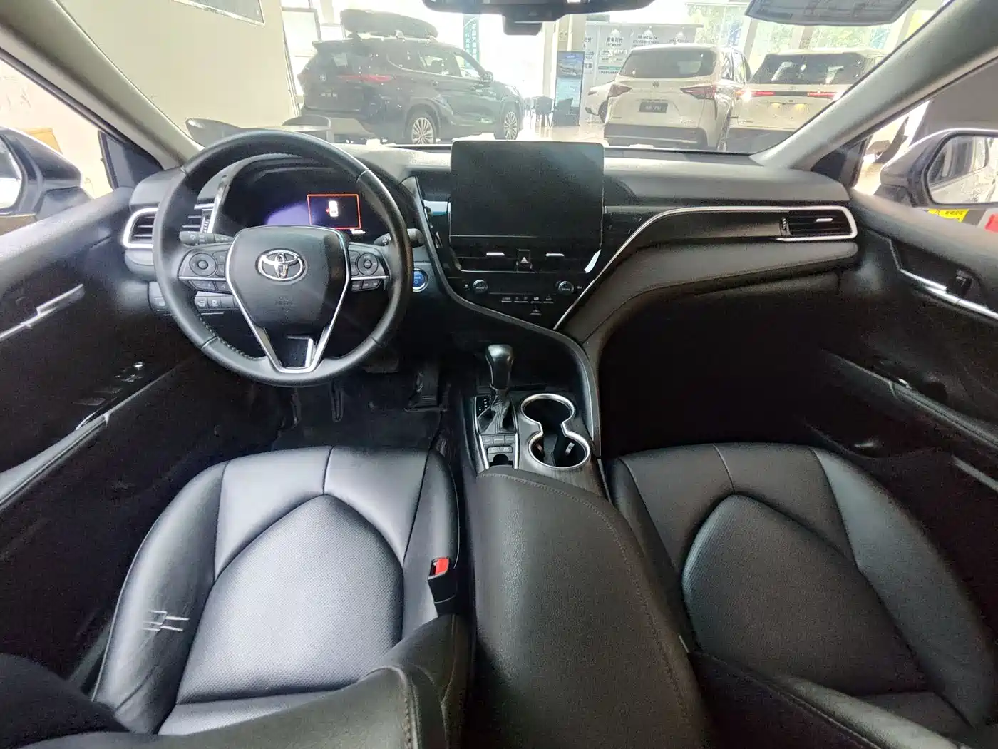 Toyota Camry 2021 Hybrid 2.5HG Luxury Edition фото 6