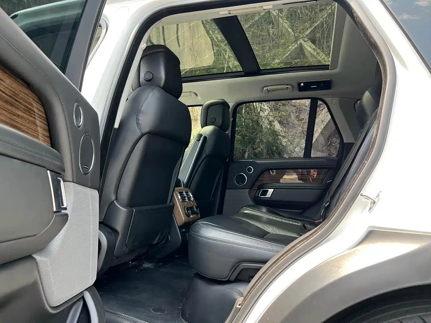 Land Rover Range Rover 2018 3.0 SC V6 Golden Age Edition фото 10