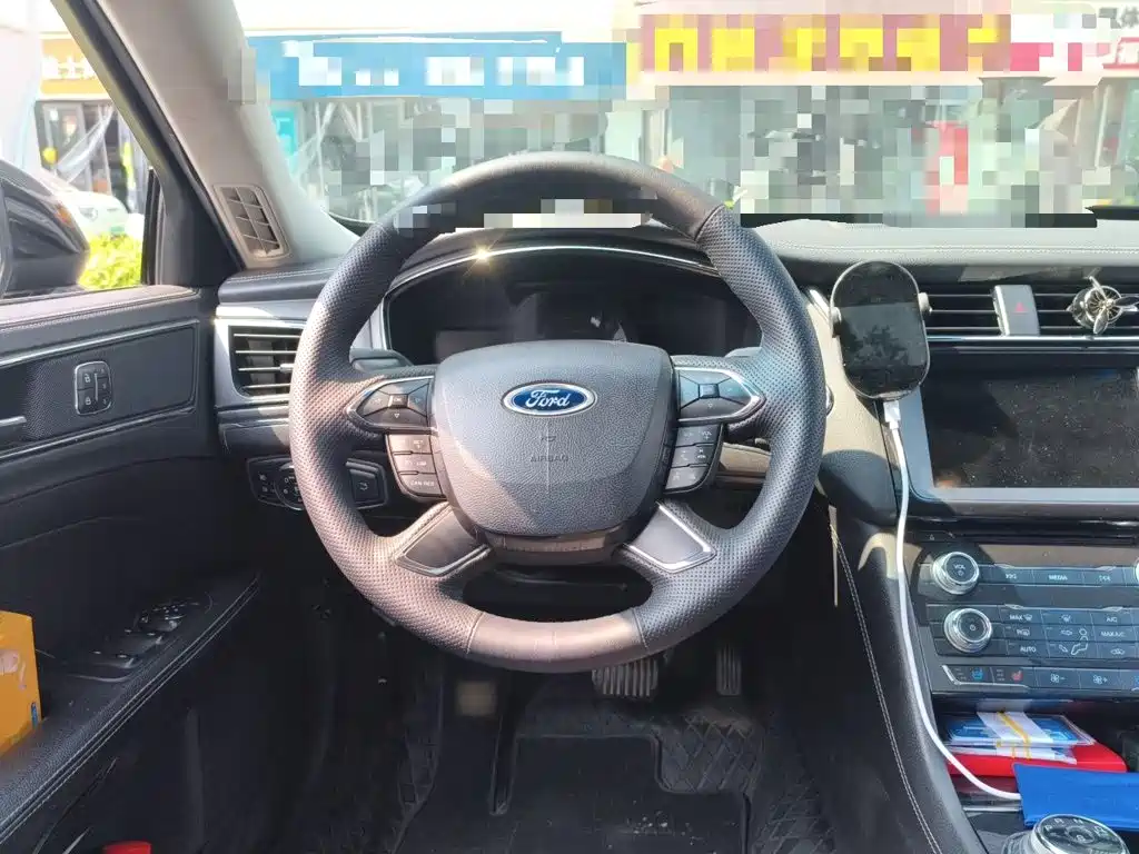 Фото 11 - Ford Taurus