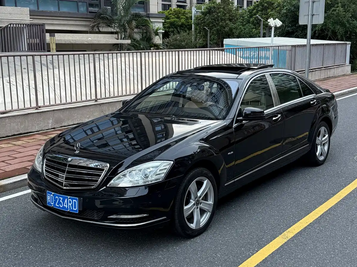 Фото 1 - Mercedes-Benz S-Class