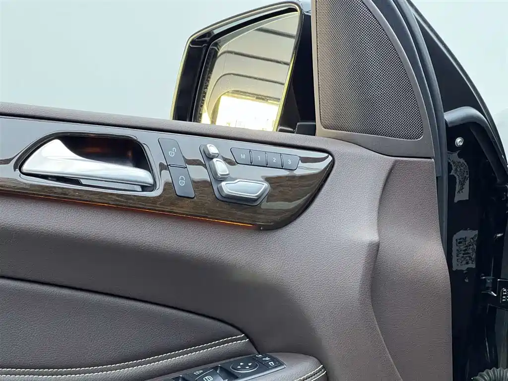 Mercedes-Benz GLS 2018 Facelift GLS 400 4MATIC Sport фото 28