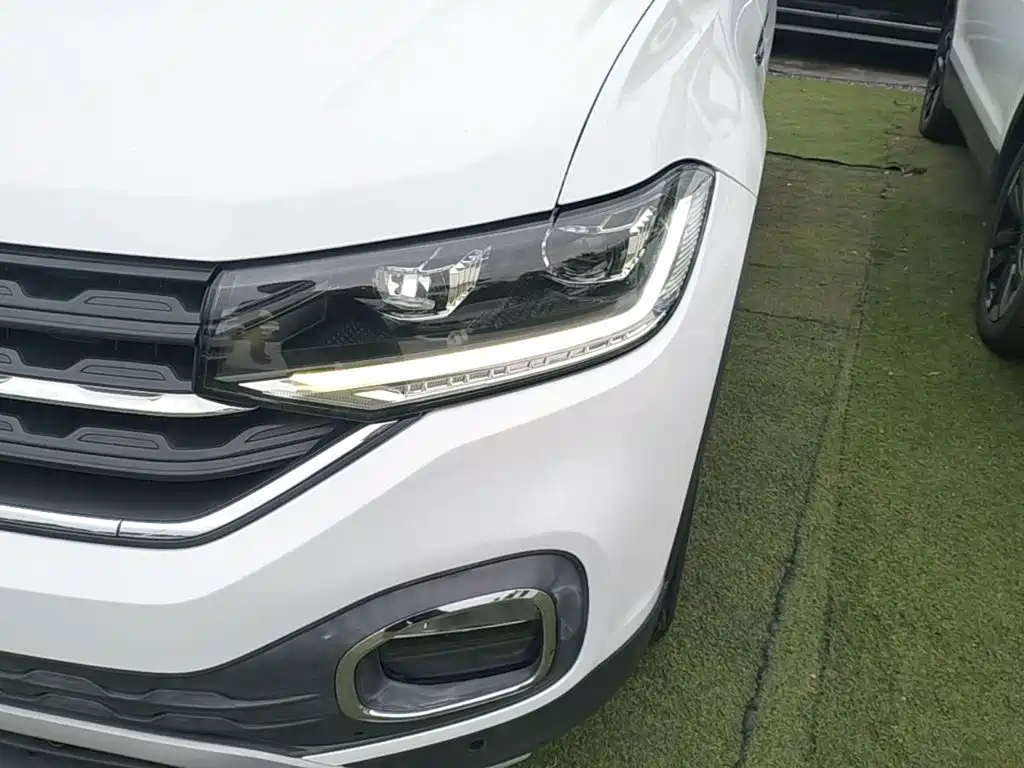 Volkswagen Tacqua 2024 2023 Model 200TSI DSG Joy Smart Connect Edition