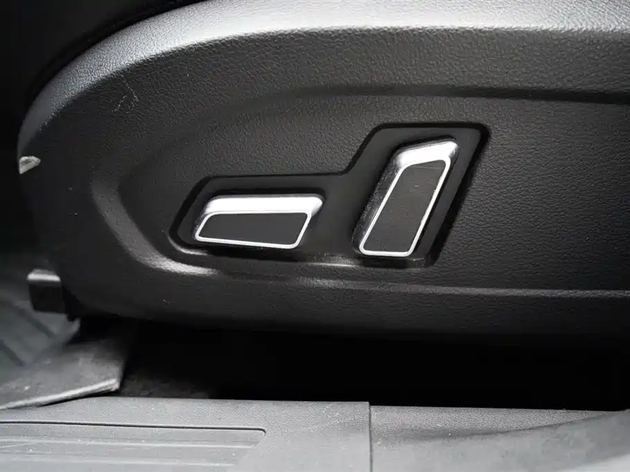 Landian E5 2024 2023 1.5L DE-i 100KM Enjoyment 5-Seater