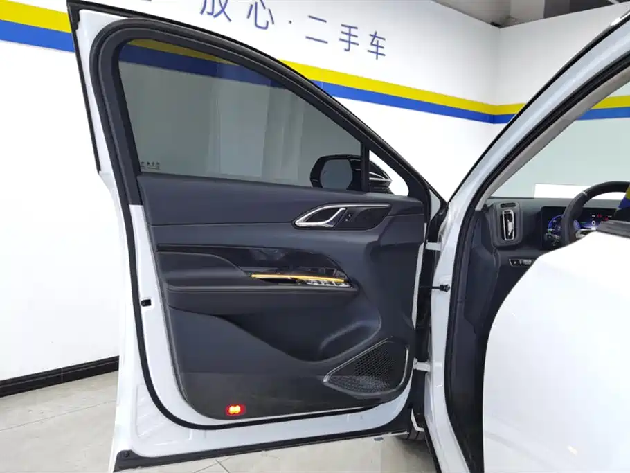 Hongqi HS3 PHEV 2024 PHEV 115km Power Edition фото 7