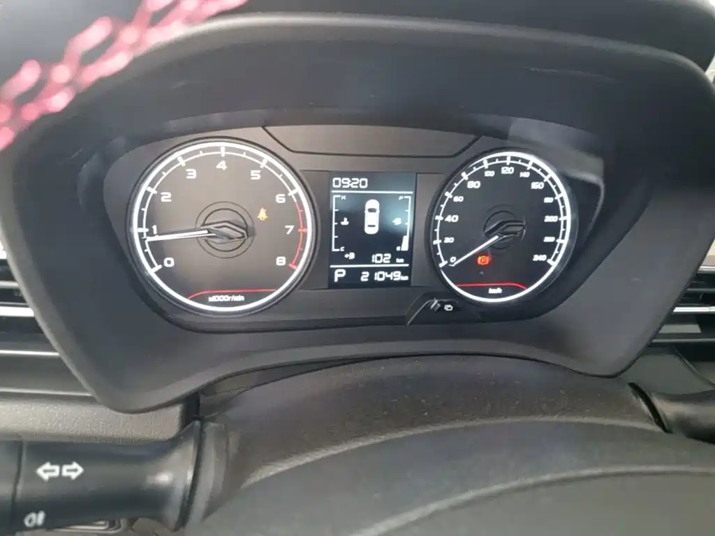 Фото 12 - Geely Vision X3