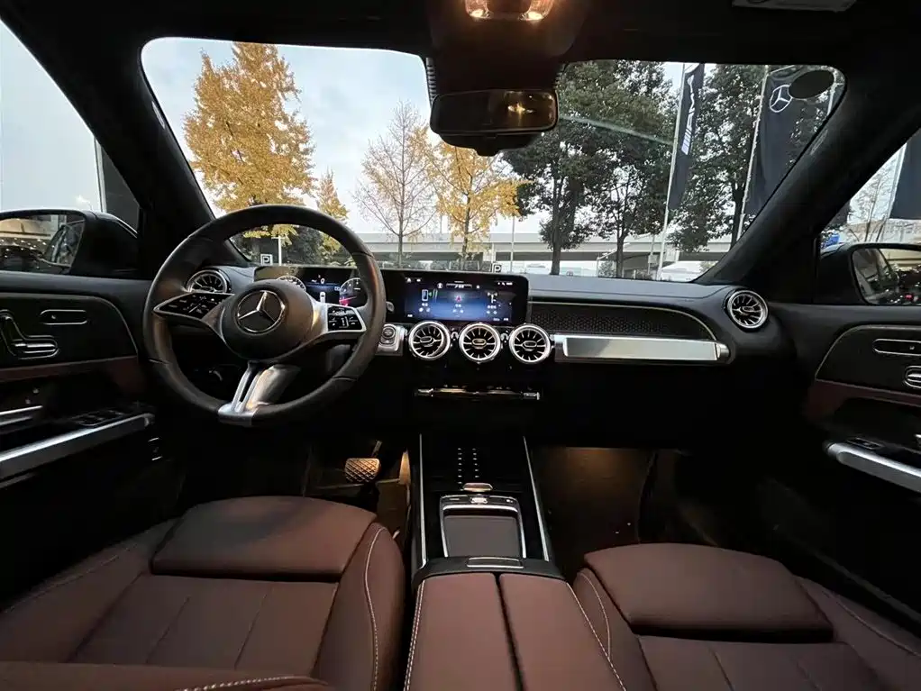 MERCEDES-BENZ GLB