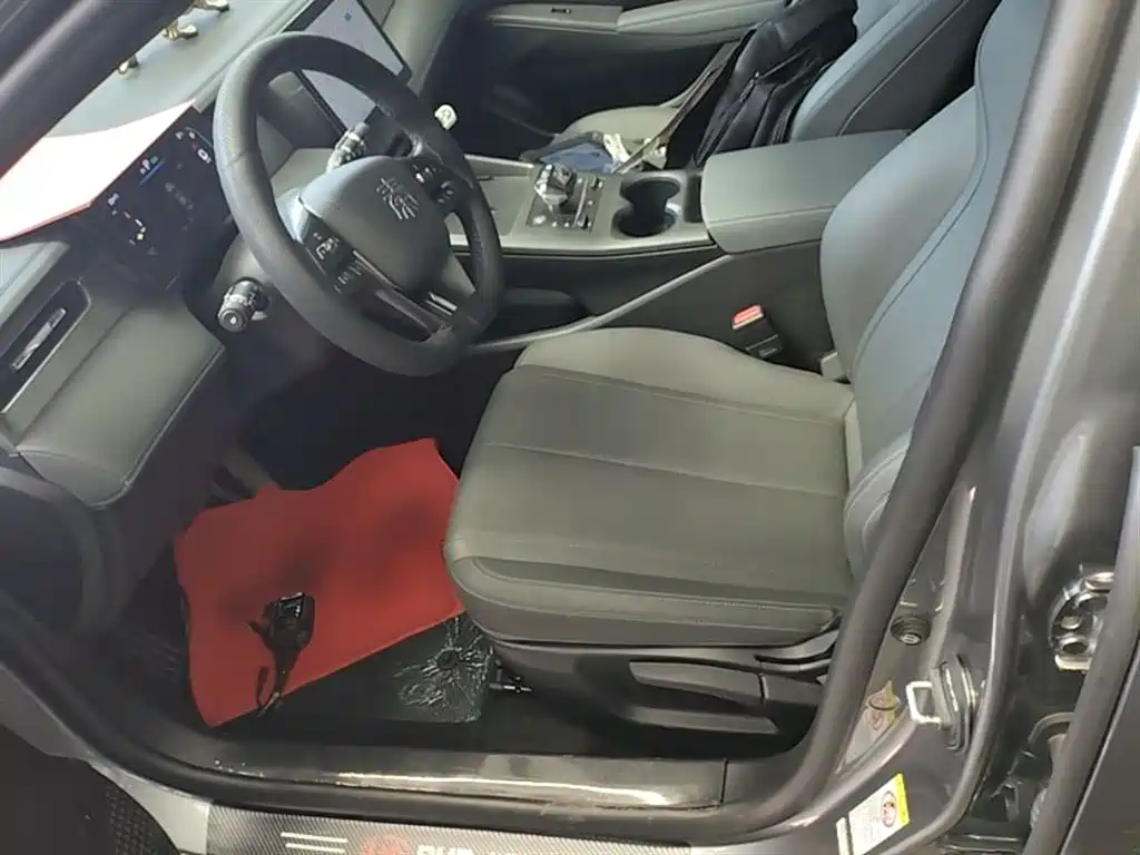 BYD Qin PLUS 2025 DM-i Smart Drive 55KM Leader фото 15
