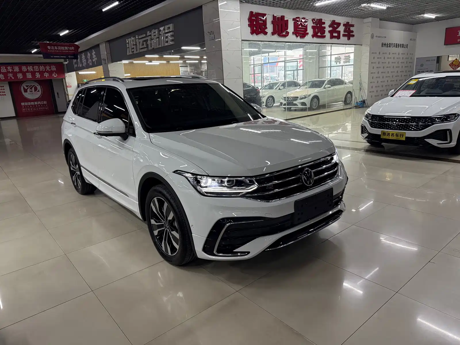 Фото 3 - Volkswagen Tiguan L