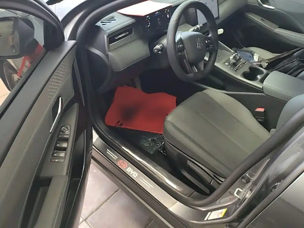 BYD Qin PLUS 2025 DM-i Smart Drive 55KM Leader фото 16