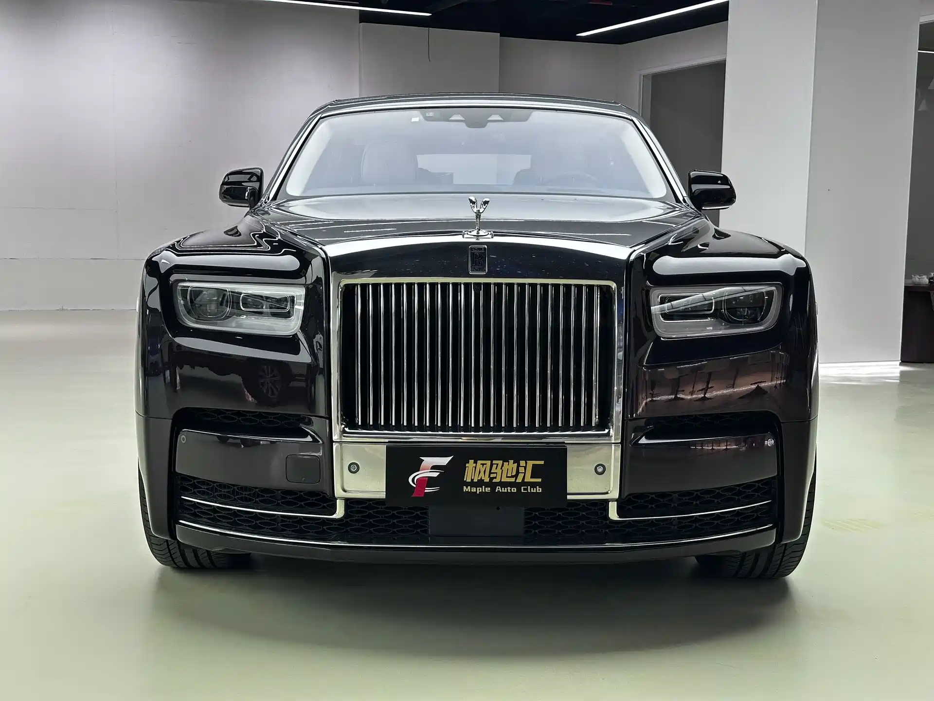 Фото 4 - Rolls-Royce Phantom