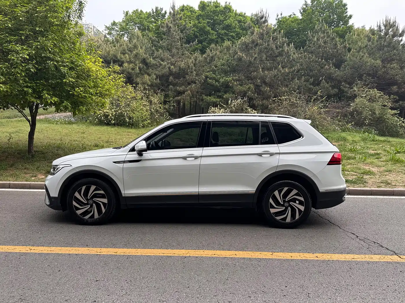 Volkswagen Tiguan L 2023 330TSI Auto 2WD Smart Edition фото 3